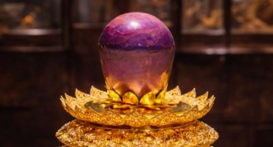 World’s Largest Purple Star Sapphire Unveiled